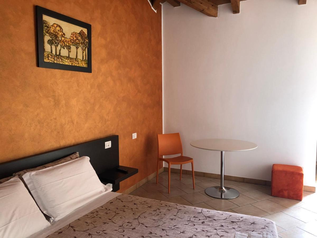 La Siesta Bed&Residence Cardano Al Campo Exterior foto